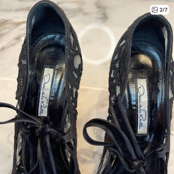 Oscar de la Renta Black Lace Tie Pumps | Made in Italy | Size 40 - Picture 3 of 8